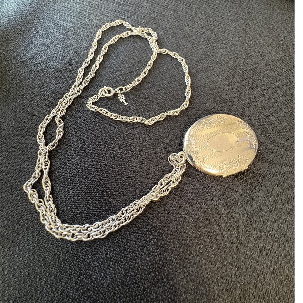 Crown Trifari Vintage Oval Locket Necklace 30” Silver Tone - Picture 3 of 4